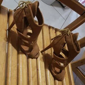 Tan Tie BackHigh Heels Sz 7